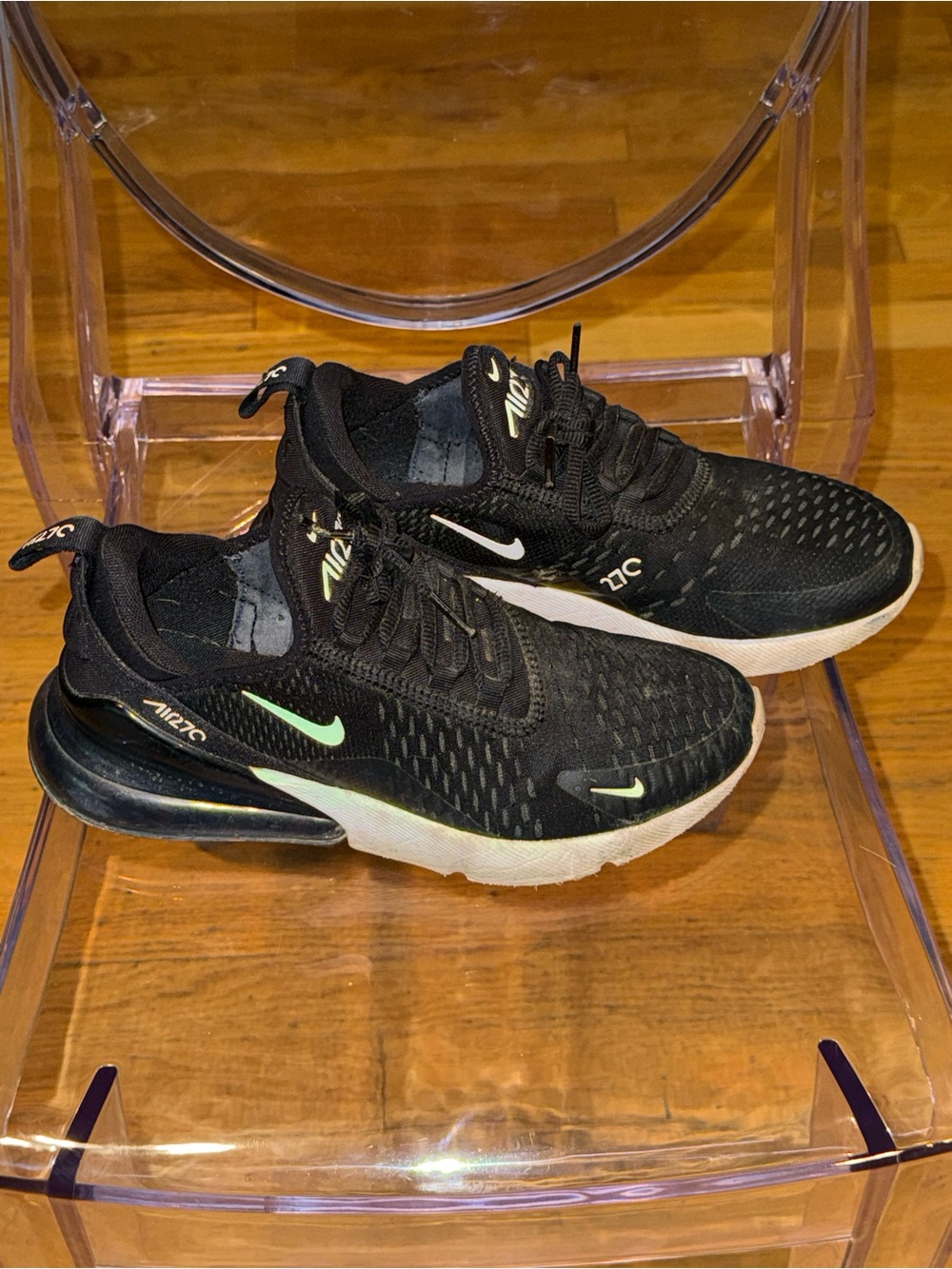 Nike Men's Black Sneakers with Mint Green Swoosh Accents size 7